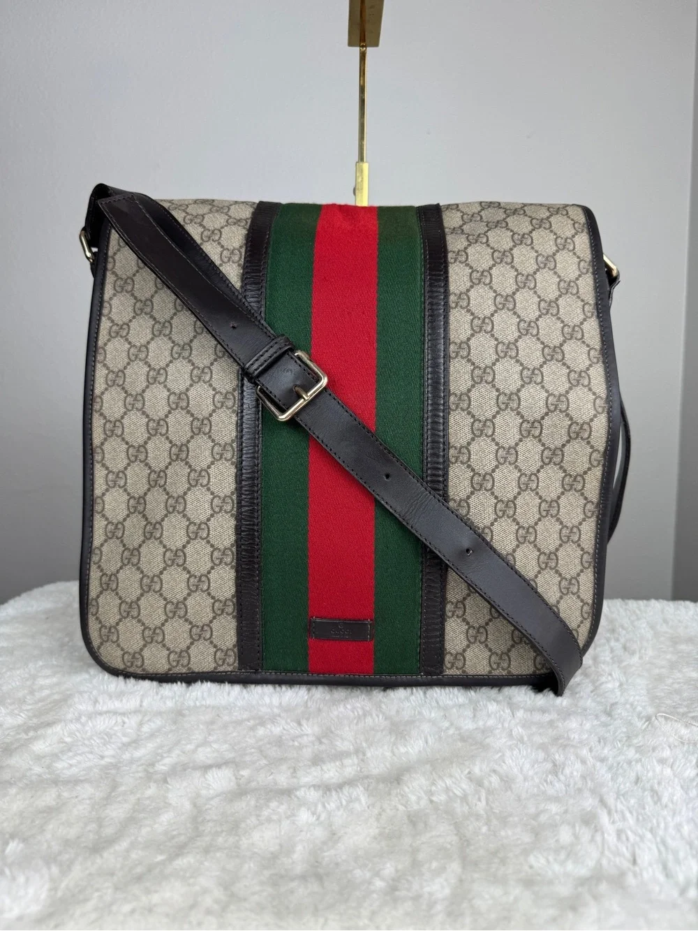 Gucci Beige GG Supreme Canvas Messenger with Green and Red Web Stripe